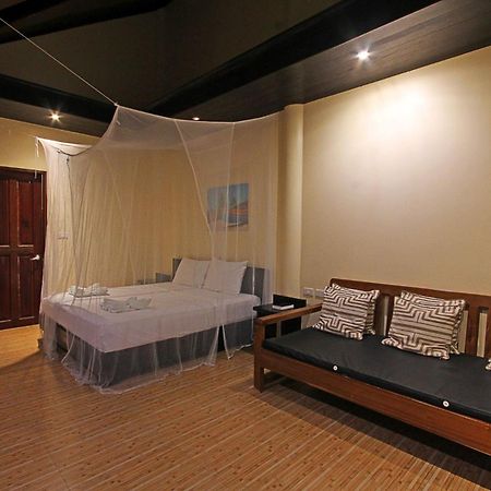 Jonas And Twins Resort General Luna  Exterior photo